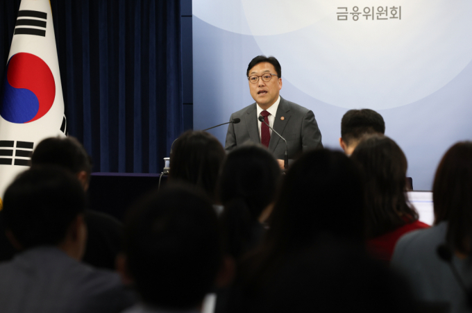  김병환 금융위원장이 12일 서울 종로구 정부서울청사에서 열린 기자간담회에서 모두발언을 하고 있다./사진=뉴스1