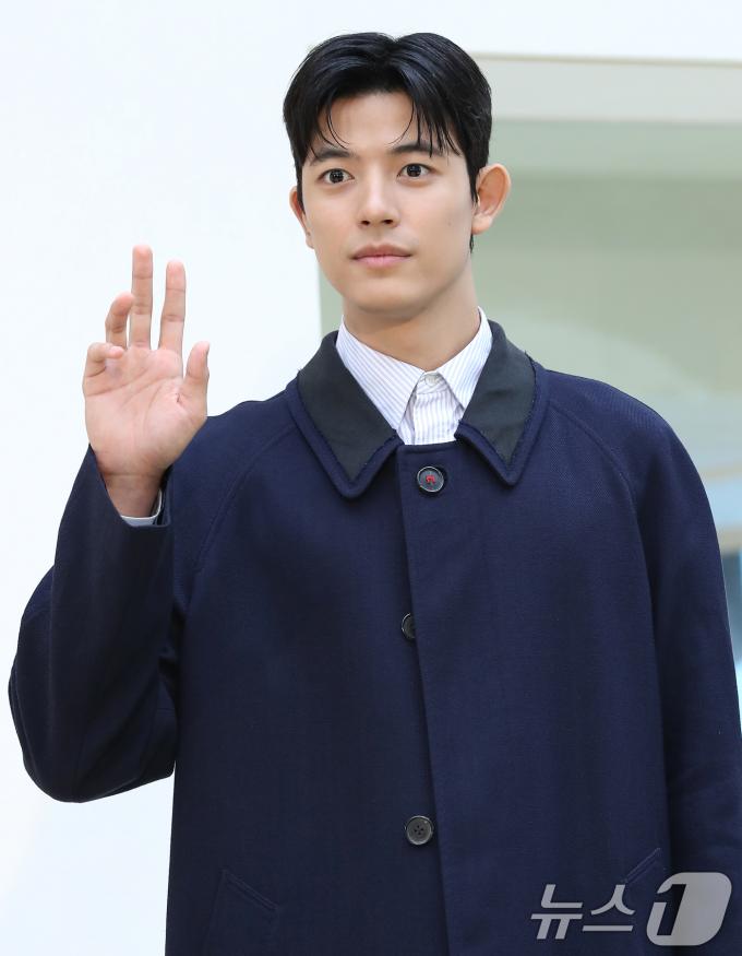 [사진] 로몬, 짙은 잘생김