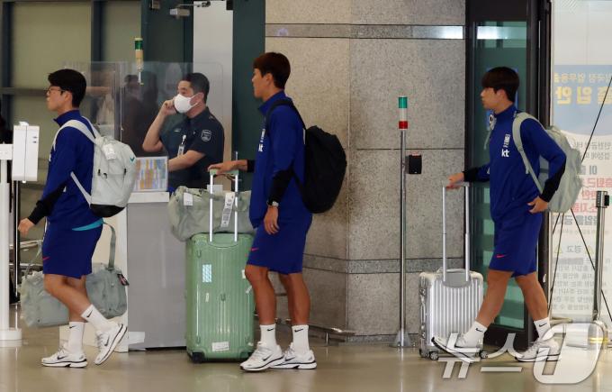 [사진] 귀국하는 축구대표팀