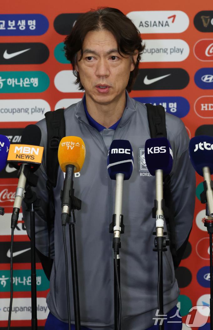 [사진] 홍명보 감독 언론 인터뷰