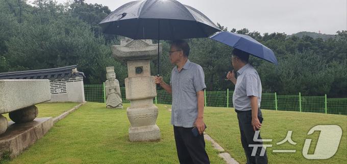[사진] 광명 영회원 안전 현황 점검하는 이경훈 차장