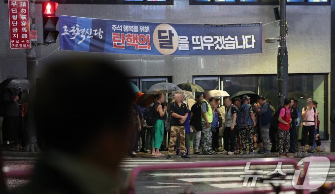 [사진] 새벽 인력시장 찾은 노동자들