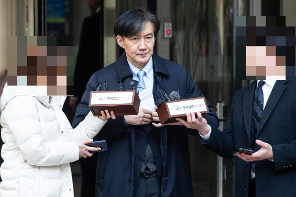 조국 조국혁신당 대표가 지난 11일 'SNL코리아' 시즌6 녹화를 마쳤다. 사진은 지난 2월 서울 서초구 서울고등법원에서 열린 뇌물수수·직권남용 등 혐의 2심 선고 공판을 마치고 나온 조 대표의 모습. /사진=뉴스1