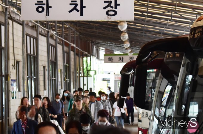 [머니S포토] 추석 명절 앞둔 동서울버스터미널 현장