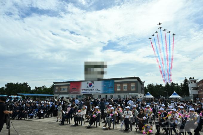 [사진] 공군작전 전승기념행사 축하 비행
