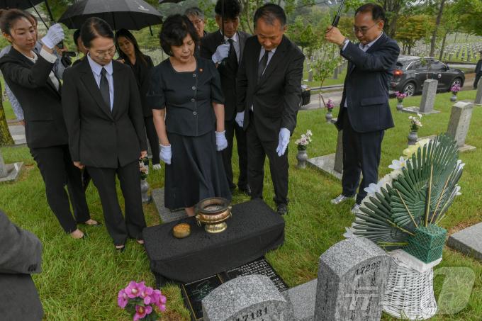 [사진] 현충원 찾은 강정애 국가보훈부 장관