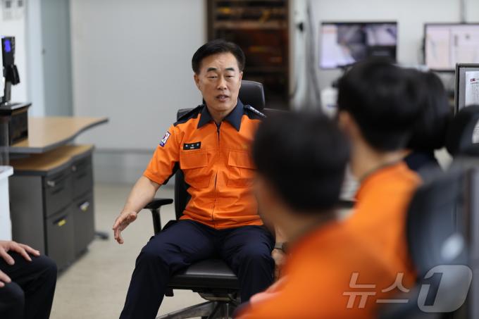 [사진] 허석곤 소방청장, 추석 연휴 근무 대원 격려