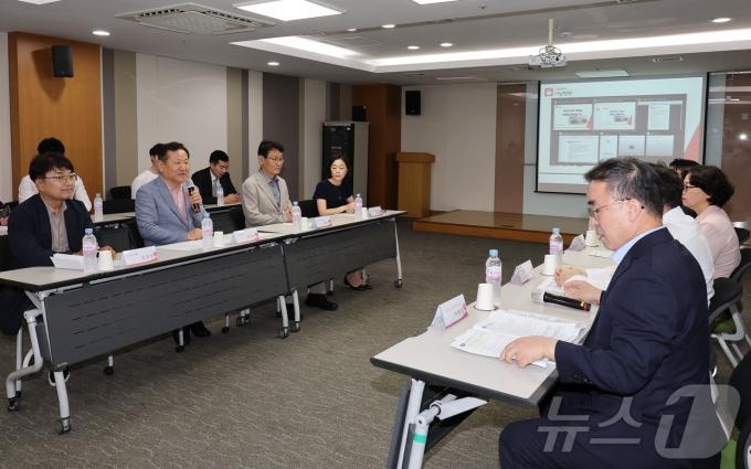 [사진] 이상민 장관, 추석 연휴 응급의료상황 점검