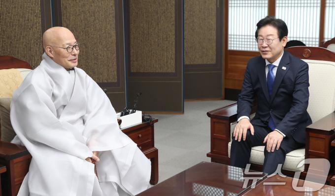 [사진] 조계종 총무원장 진우스님 예방하는 이재명 대표
