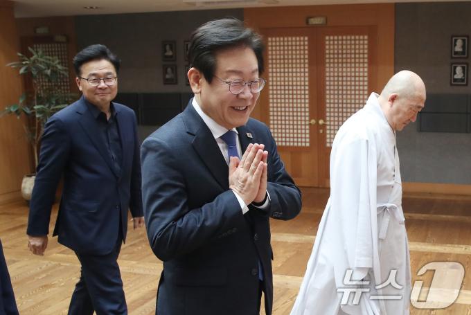 [사진] 이재명 대표, 조계종 총무원장 진우스님 예방