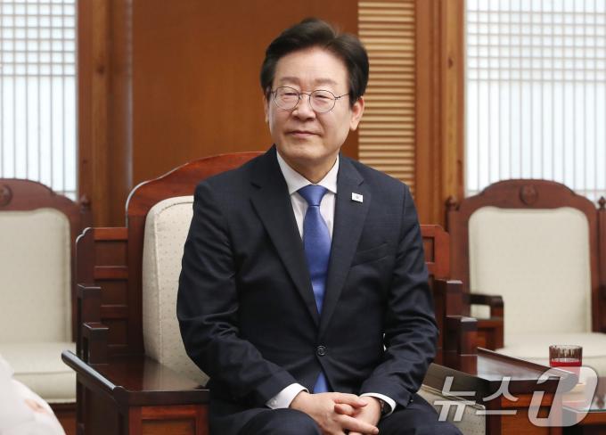 [사진] 이재명 대표, 추석 연휴 조계사 방문