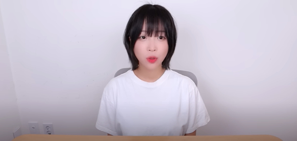 유튜버 쯔양이 집에서 대부분의 시간을 보낸다는 근황이 전해졌다. 사진은 쯔양이 지난달 1일 올린 '마지막 해명 영상입니다' 화면. /사진=쯔양 유튜브 갈무리