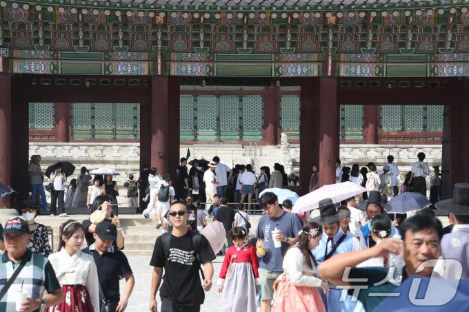 [사진] '추석 명절 연휴 즐기는 시민들'