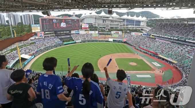 [사진] 프로야구 2024년 천만 관중 시대 개막