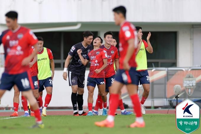 김천 상무의 이동준이 득점 후 기뻐하고 있다. (한국프로축구연맹 제공)