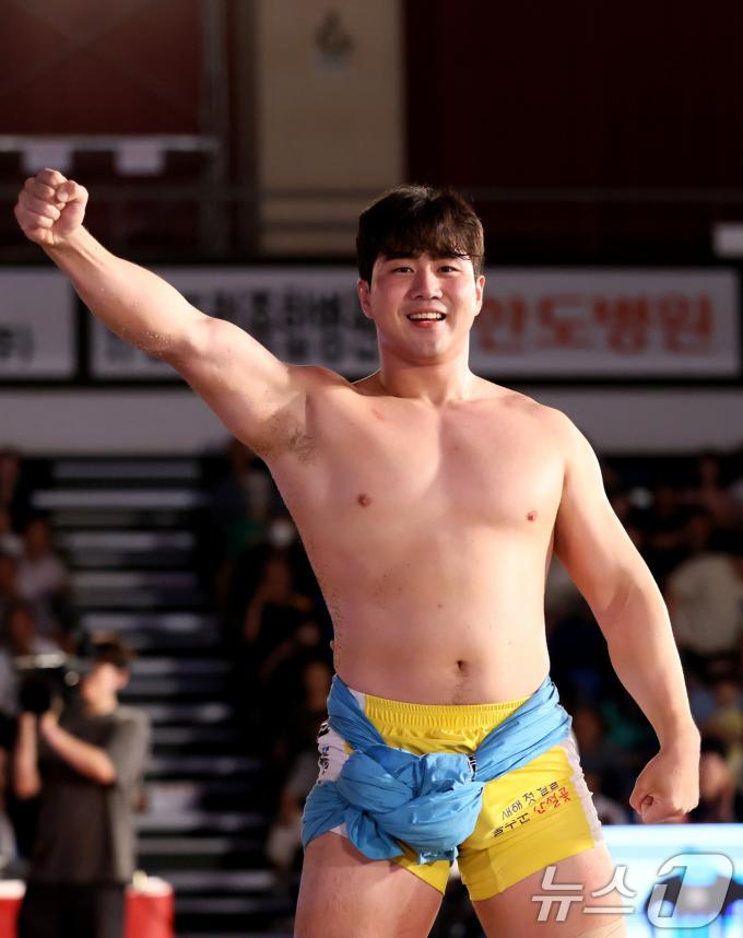 [사진] '금강장사' 정종진, 주먹 불끈