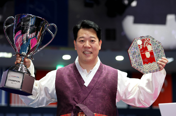 '헐크' 강동궁이 지난 18일 '고양 킨텐스 PBA 스타디움'에서 열린 '크라운해테 PBA 챔피언십 2024 한가위' 결승전에서 우승했다. 사진은 이날 우승 후 강동궁의 모습. /사진=PBA