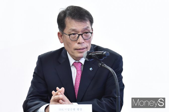 [머니S픽] 50만원 저축시 10만원 더… '중기 재직 우대 저축공제' MOU
