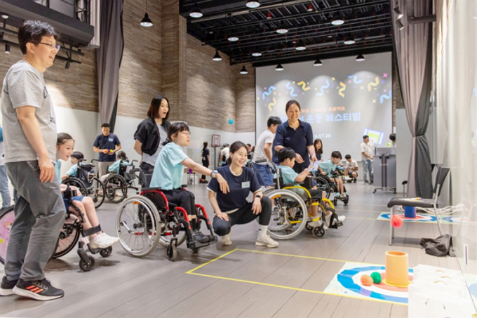 상상인그룹이 '2024년 하반기 휠체어 사용 아동·청소년 신체발달 프로젝트'를 시작한다./사진=상상인그룹