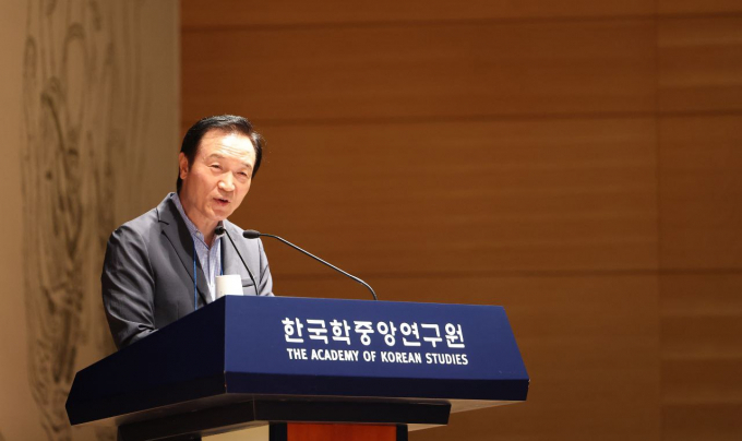 임태희 경기도교육감이 21일 한국학중앙연구원에서 열린 ‘2024 한·중·일 인성교육 국제학술대회’에서 축사를 하고 있다. / 사진제공=경기도교육청 