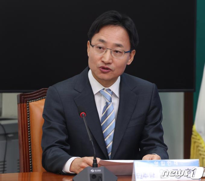 임광현 전 국세청 차장이 16일 서울 여의도 국회에서 열린 더불어민주당 20,21,22차 인재환영식에서 발언을 하고 있다. 2024.2.16/뉴스1 ⓒ News1 ,송원영 기자