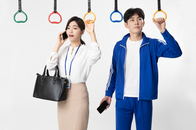 여성 승객의 신체를 휴대전화 카메라로 몰래 촬영한 30대 남성이 붙잡혔다. 사진은 해당 기사와 관련 없음. /사진=이미지투데이