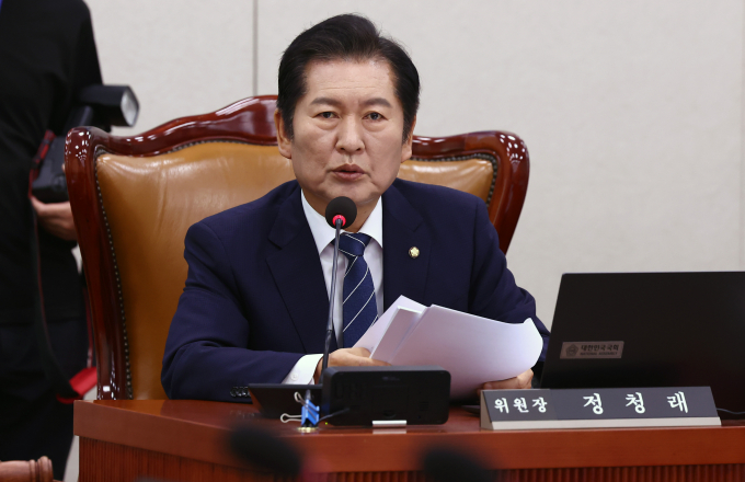 국회 법제사법위원회가 딥페이크 성범죄 방지법을 의결했다. 사진은 정청래 법제사법위원장이 25일 서울 여의도 국회에서 열린 법사위 전체회의에서 발언하는 모습. /사진=뉴스1