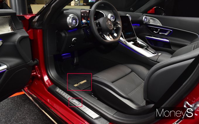 [머니S포토] 느낌부터 다르다… LoL '페이커'헌정, 메르세데스 AMG SL