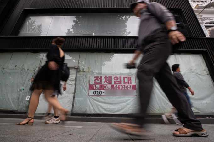 지난 2분기 취약 자영업자들의 연체율이 10.15%로 집계됐다. 사진은 서울시내 한 상점가 폐업상가에 임대문의 안내문이 붙어 있다. /사진=뉴스1