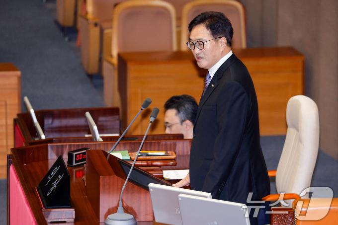 우원식 국회의장이 26일 오후 서울 여의도 국회에서 본회의 사회를 보고 있다. 2024.9.26/뉴스1 ⓒ News1 안은나 기자