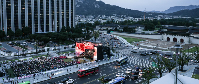 오는 28일 서울 중구 광화문 일대에서 불교 행사와 전국민중행동 집회에 약 4만명이 모일 것으로 보인다. 사진은 지난달 14일 서울 종로구 광화문광장 육조마당에서 광복절 전야음악회 '8.15 서울 마이 소울'이 열린 모습. /사진=뉴시스