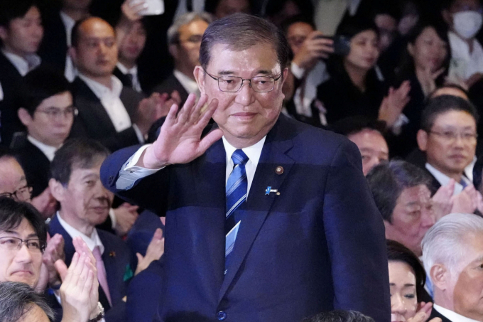 한일관계 개선을 주장한 이시바 시게루가 일본의 102대 총리가 됐다. 사진은 27일 일본 도코에서 자유민주당 지도부 투표에서 승리해 새로운 총리 자리에 오른 이시바 시게루의 모습. /사진=로이터  