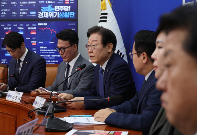  이재명 더불어민주당 대표가 27일 서울 여의도 국회에서 열린 당 최고위원회의에서 발언하고 있다./사진=뉴시스