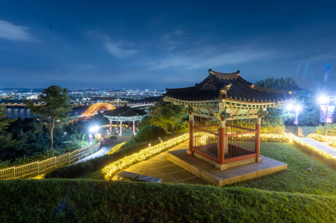 28일 고양특례시의 대표 야간 축제 '행주가(街) 예술이야(夜)'가 막을 올렸다. / 사진제공=고양특례시