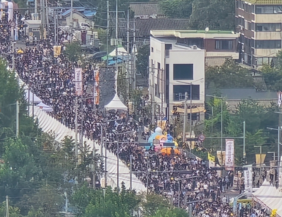 지난 28일부터 열린 대전 빵 축제에 많은 인파가 몰려든 것으로 알려졌다. /사진=엑스(옛 트위터) 캡처 