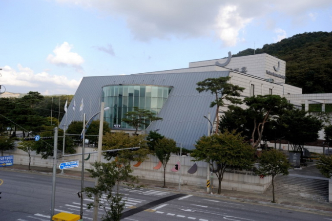 포천반월아트홀 전경. / 사진제공=포천문화관광재단