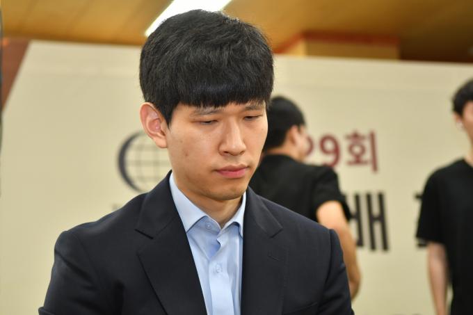 생애 처음으로 메이저 세계대회 4강에 오른 이지현 9단.(한국기원 제공)