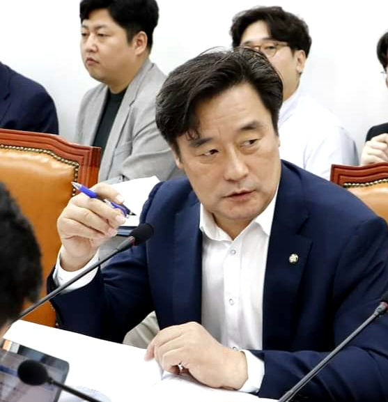 정동만 국회의원이 국회에서 질의를 하고 있다./사진=정동만의원실