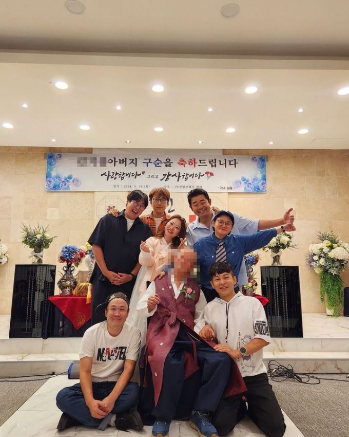 개그우먼 심진화, 개그맨 김원효 등 개그우먼 고(故) 김형은의 동료들이 김형은의 아버지 구순잔치를 진행했다. 사진은 심진화가 지난 2일 자신의 인스타그램에 게재한 모습. /사진=심진화 인스타그램 