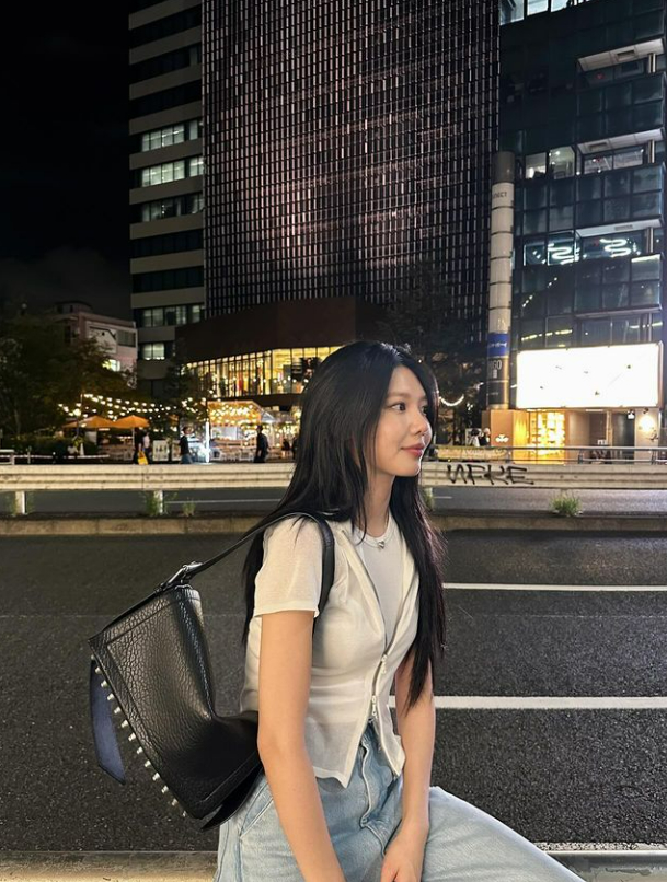 수영이 일본에서 보낸 일상을 공개했다. 사진은 수영의 일상 모습. /사진=수영 인스타그램