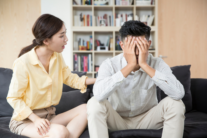 화를 참지 못하고 창밖으로 물건을 던진 40대 여성이 경찰에 붙잡혔다. 사진은 내용과 관련 없음. /사진=이미지투데이