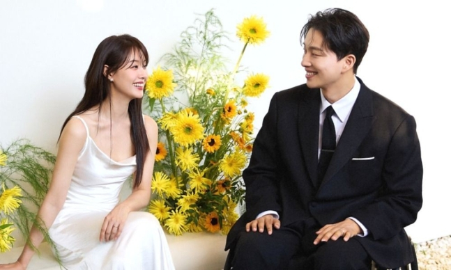 룹 시크릿 출신 배우 송지은과 유튜버 박위가 기적 같은 결혼식을 올린다. /사진=박위 인스타그램