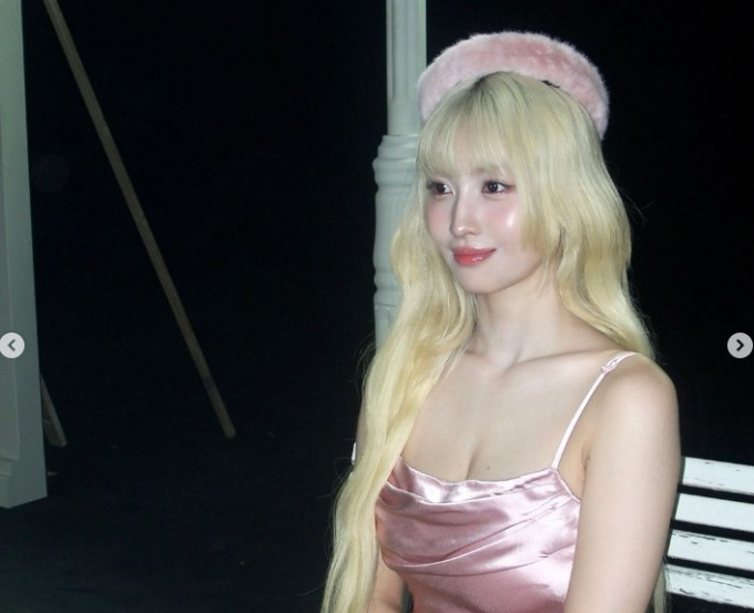 그룹 트와이스 멤버 모모가 은근한 글래머 몸매를 과시, 금발 미모와 함께 팬들을 사로잡았다. /사진=모모 인스타그램