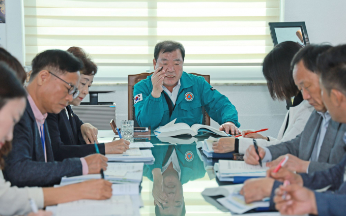 이승화 산청군수가 내년도 주요업무계획 보고회를 진행하고 있다./사진=산청군