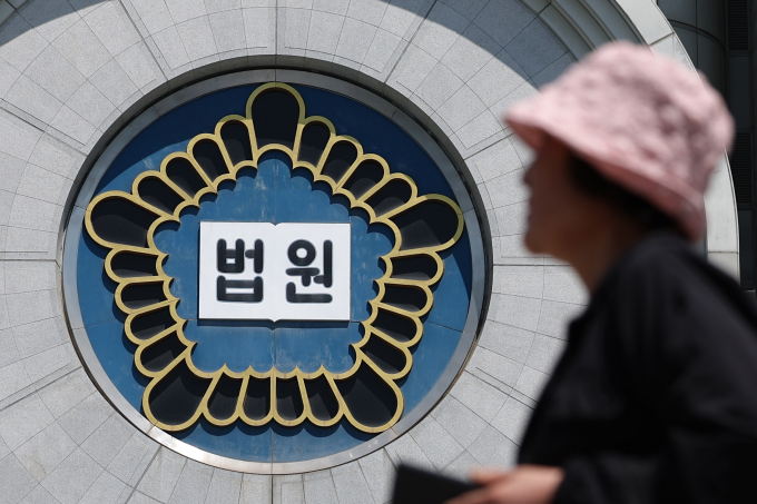 아이를 키울 수 없다고 판단해 생후 8일 아이를 살해한 친모가 항소심에서도 징역형을 선고받았다. /사진=뉴스1