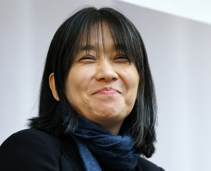 올해 노벨문학상은 한국 소설가 한강에게 돌아갔다.사진은 지난해 11월14일 열린 한강 작가 장편소설 '작별하지 않는다' 프랑스 메디치 외국문학상 수상 기념 기자간담회에 참석한 소설가 한강. /그래픽=뉴스1