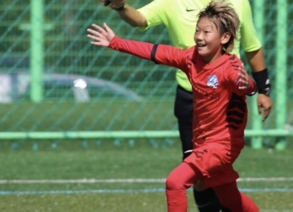 전 축구 국가대표 이동국의 아내 이수진씨가 아들 이시안군을 향한 과한 관심에 걱정을 드러내면서도 응원을 부탁했다. /사진=이수진씨 인스타그램 갈무리