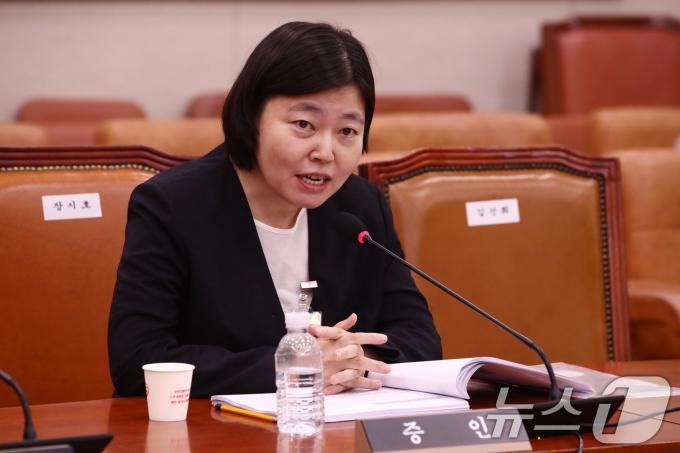 임은정 대전지방검찰청 부장검사가 지난 8월 14일 오전 서울 여의도 국회에서 열린 김영철 서울북부지검 차장검사 '탄핵소추사건 조사'와 관련한 청문회에 증인으로 출석해 의원 질의에 답하고 있다. 2024.8.14/뉴스1 ⓒ News1 이광호 기자
