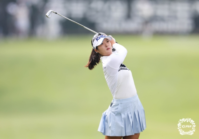KLPGA 투어 동부건설·한국토지신탁 챔피언십 정상에 오른 김민별. /사진= KLPGA