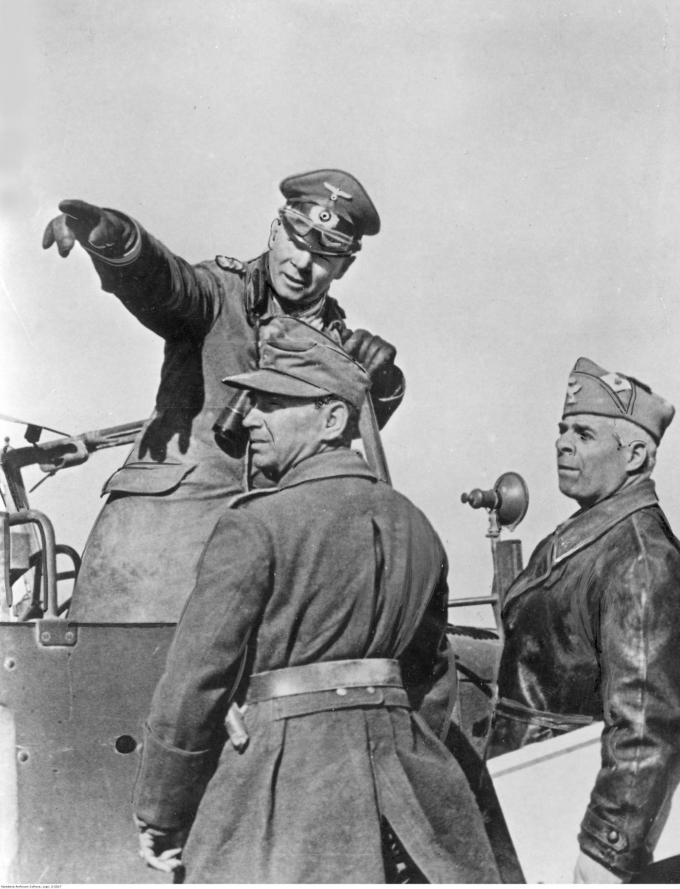 에르빈 롬멜. (출처: National Digital Archives, 사진(1942), Wikimedia Commons, Public domain)